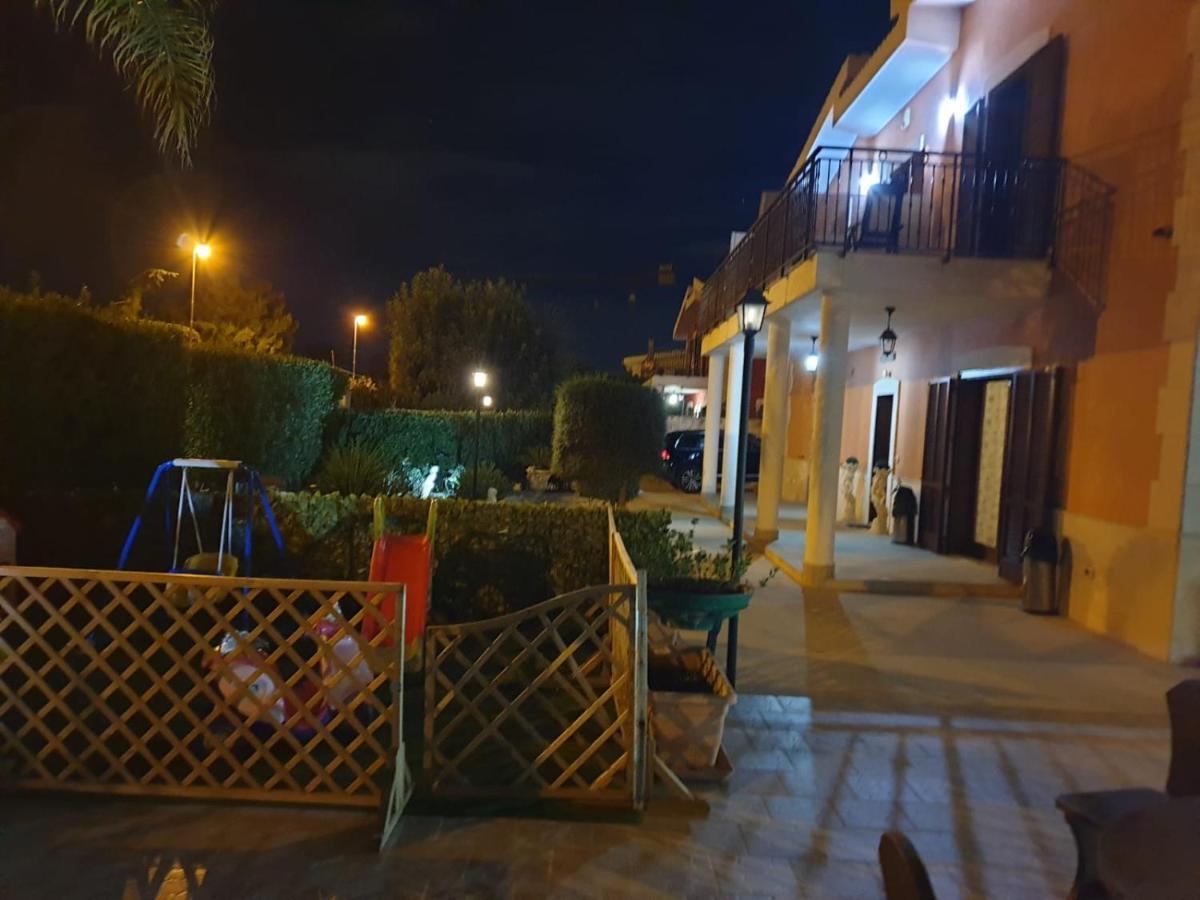Bed And Breakfast Villa Fatima Trani Ngoại thất bức ảnh